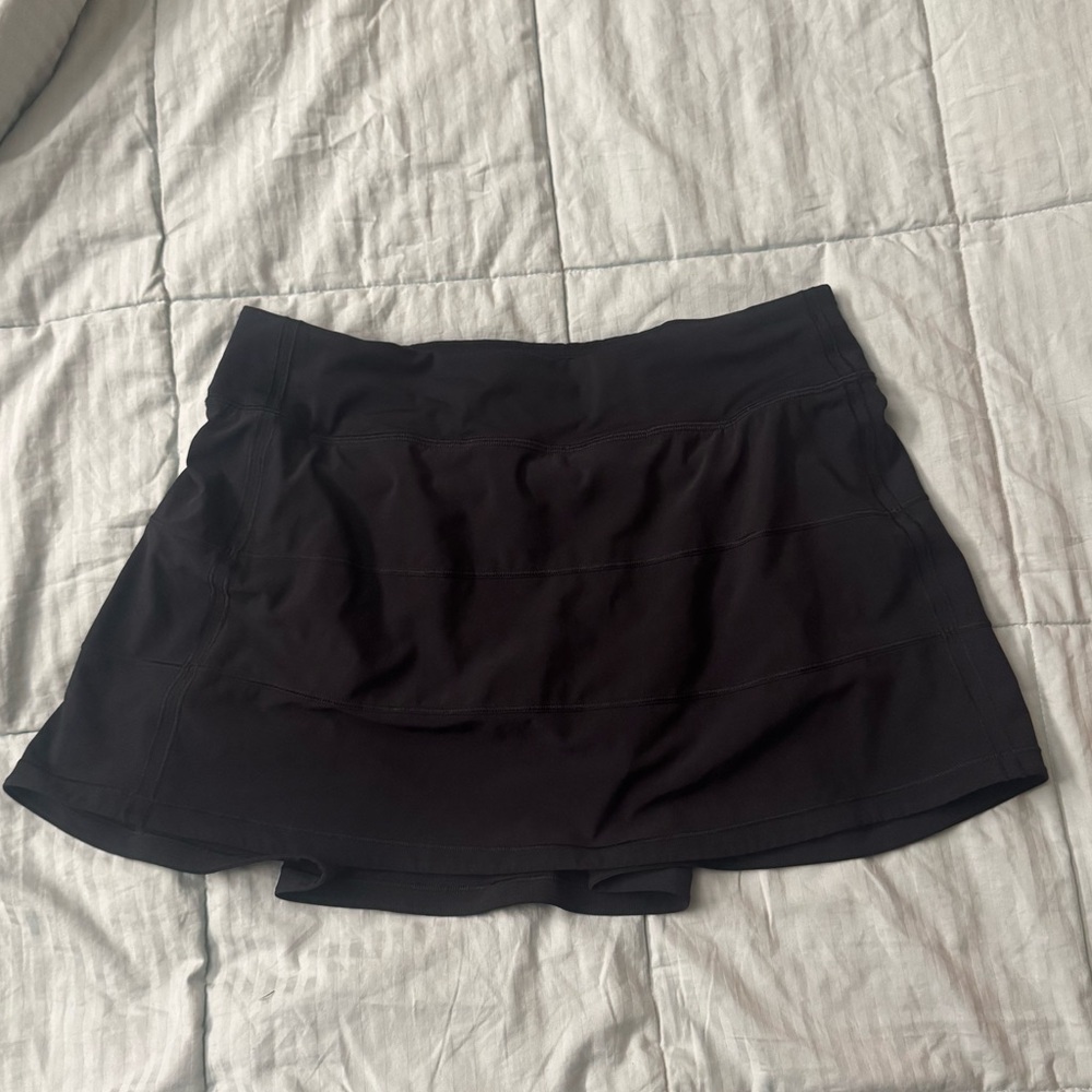 Lululemon skort - Black - size 8 - gently worn